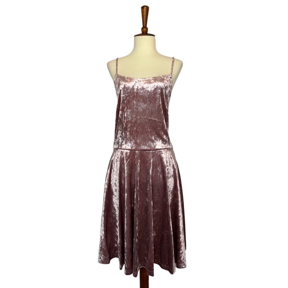 Sexy Plus Size Mauve Crushed Velvet Scoop Neck Mini Dress - Picture 3 of 13